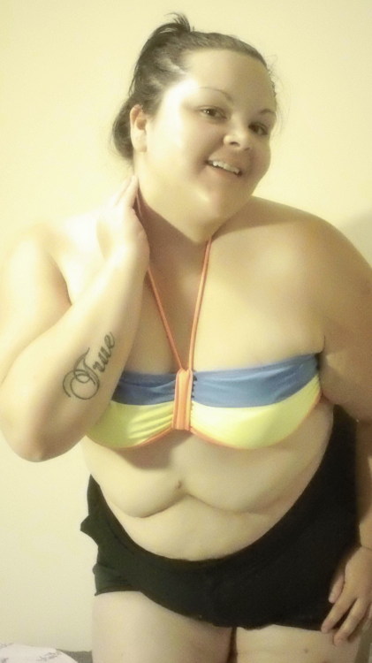 chubby-bunnies: Bikini fat roll!