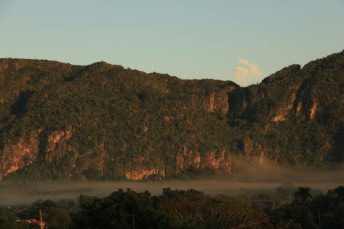 suiyobi:Morning in Viñales, Cuba.