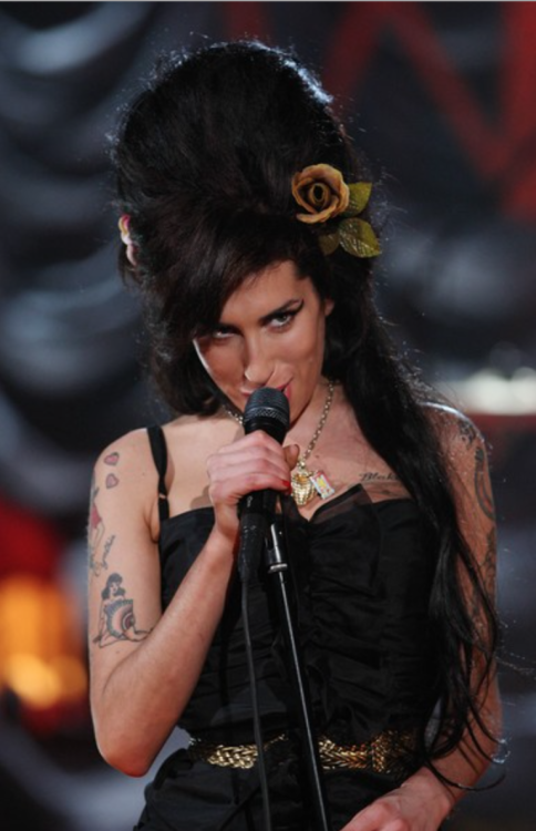 inspiredbyamywinehouse:2008 Grammys.(Photos by Peter Macdiarmid)