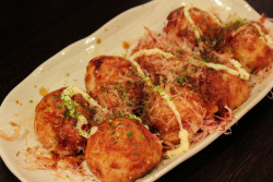 everybody-loves-to-eat:  Takoyaki by PipsqueakPion33r on Flickr.