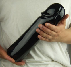 howdoyoulikethemeggrolls:  Dildo, dildo,