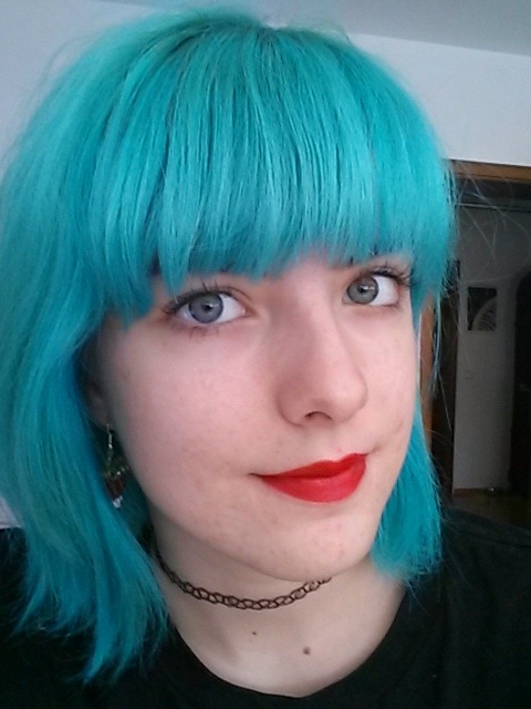 thesmalltownchicken:  Rocking the red lipstick today ^^