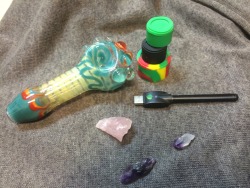 mama-marley:  Alrighty guys here is my first tumblr giveaway! It includes:  -The very first pipe I ever bought four years ago. It is huge in person, and it is fumed in the center stripes. It’s sentimental as fuck to me  -An Aspen vape pen and the charger