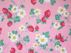 girl-o-matic:  Vintage 1940’s strawberry