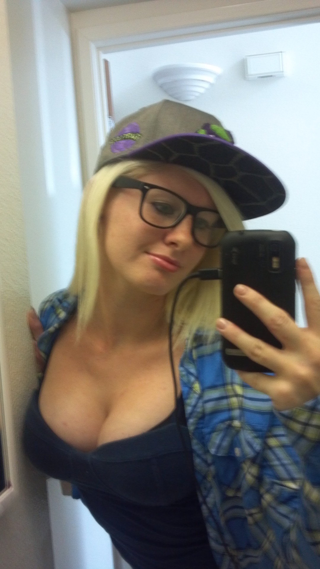 pinkbunnyjenni:  Simple picz of Blonde Chickz