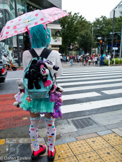 tokyo-fashion:  h4r4jukus:  Waiting to Cross