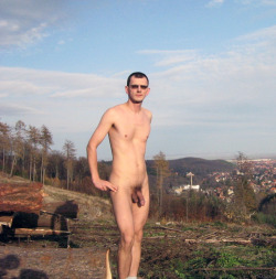 naturist hikinghttp://blogzen00.tumblr.com/