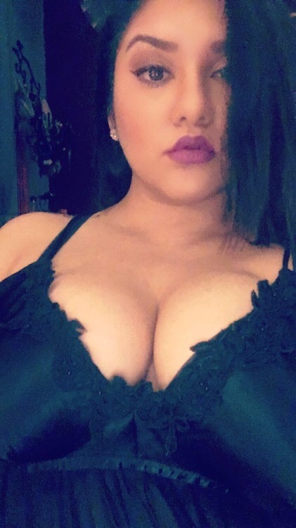 Porn Latinas Thick or Mature photos