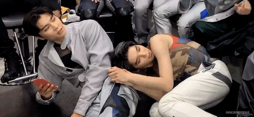 Johnny’s Butt = Taeyong’s Pillow