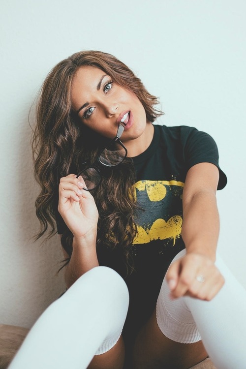 ✘
