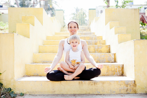 Myria &amp; Ari Myria Holzhauser lives and teaches in Hamburg, Germany. www.blankenese