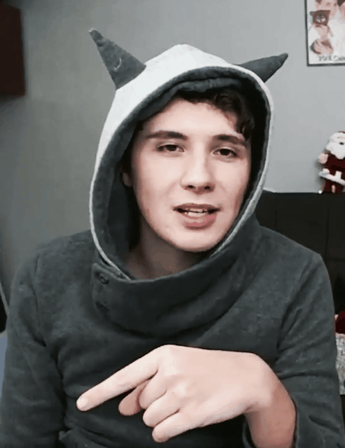 cuddleshowell: a cutie ♡