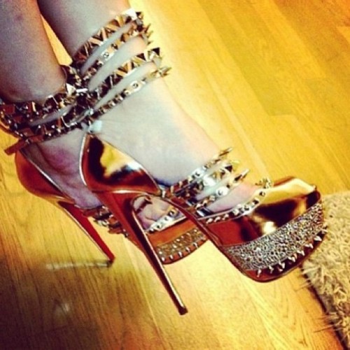 sarasn1990vip:  #shoes #heels #highheels #gold #glitter