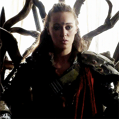 dreamaboutlifeagain:Lexa Deserved Better : 41/∞Submit pictures here