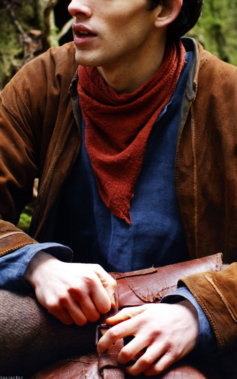 Merlin promo photos: hands (11/?)