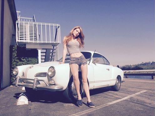 celebbaitgirls:   Bella Thorne’s latest offering Celeb-bait @ DAN-isms.comLooking