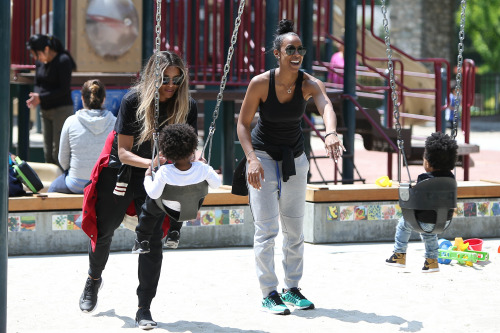 Sex celebritiesofcolor:  Ciara and Kelly Rowland pictures