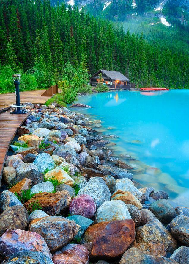 sea-passion:  Lake Louise, Alberta, Canada 