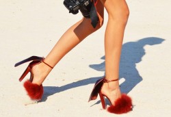 sheholdsyoucaptivated:  vlada-sasha-natasha:  Alexander Wang Fur Sandals  What I’d give for a pair of these shoes 