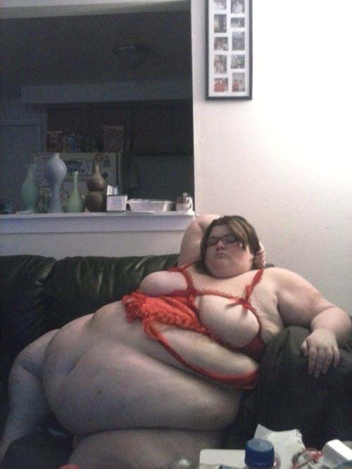 mortadelino: hewholusts: ssbbwguy: texan4ssbbw: superbulk: ssbbwnut: missgg4u: oops it doesnt fit