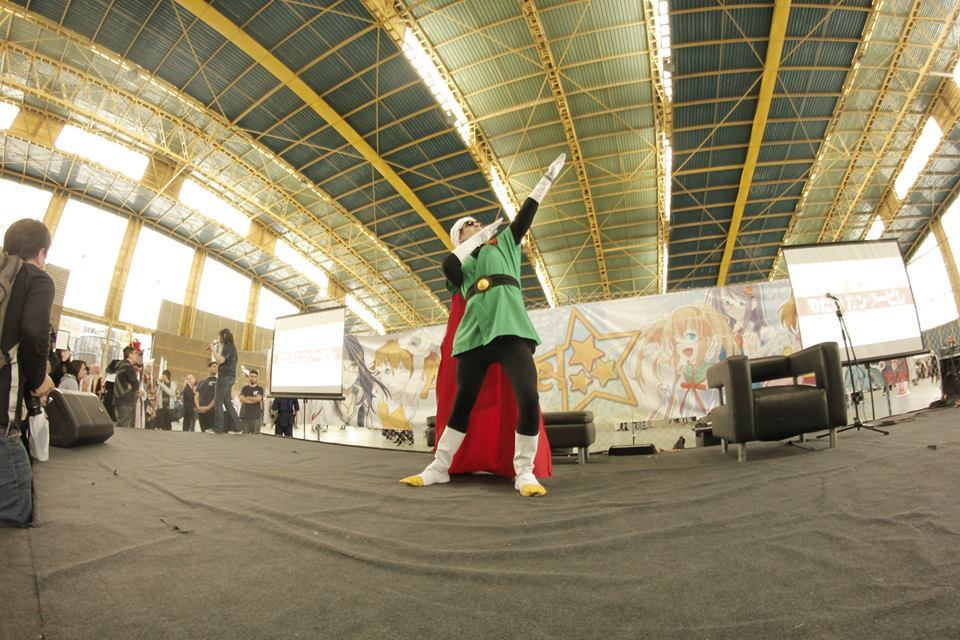 matt812:  Gran Saiyaman Cosplay por http://matt812.tumblr.com/9-10 de Noviembre