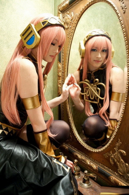 your-cosplay-source:  More @ http://your-cosplay-source.tumblr.com 