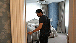 sheisbaffled:  Behind the scenes video of Danila’s photoshoot for Glamour Magazine Russia. (x) 