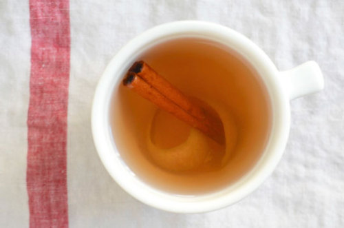 Apple Peel Tea. Do you have leftover apple peels from making sauce, pie, and other apple dishes? Ins