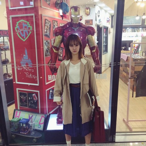 fy-bestie: [HYEYEON INSTAGRAM] 아이언맨 따라잡기 Caught Ironman trans cr; fy-bestieplease take out with full