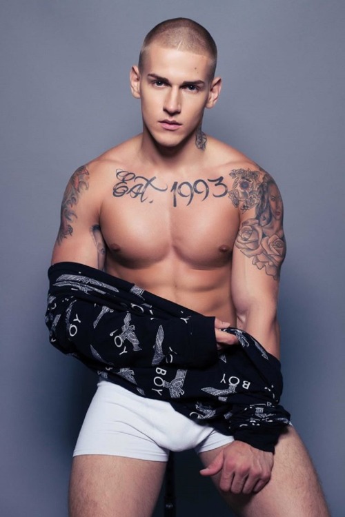 extra0rd1nary-belleza:  Igor Stepanov http://extra0rd1nary-belleza.tumblr.com/ 