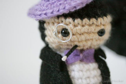 archiemcphee:  Every year for the last six years a crochet ninja called The Geeky Hooker (previously featured here) has been creating batches of kawaii crocheted amigurumi superheroes and hiding them around San Diego Comic-Con for attendees to find. And