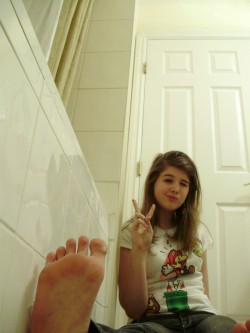 Young Sweet Teen Feet