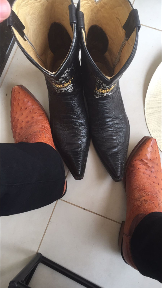 #cowboyboots #bootfetiche #boots #cowboy