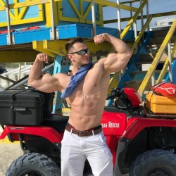 steelmusclegod:  #baywatch  (at Miami South