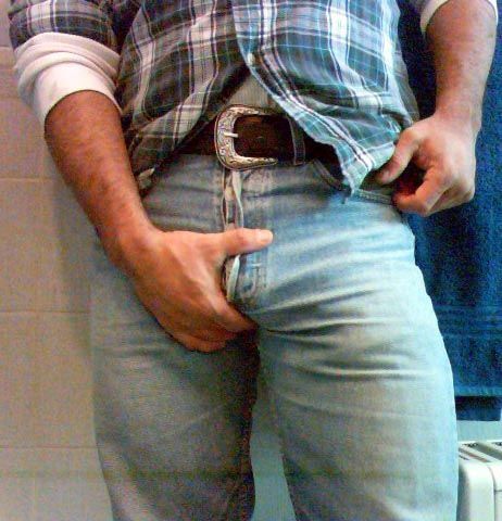 trkdawg:  billythomas:  This is the most beautiful sight in the world. Followed by the clink clink of a belt being unfastened, the most beautiful sound in all the world. I’ll go to a cruising ground. Some guys pretend they’re just out for a walk with