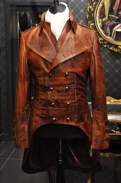 thegentlemanscloset:Victorian era military jacket. A bit later in history than I generally like but 