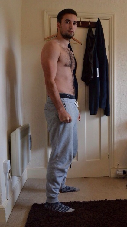 hotnaked8:  Bulging 