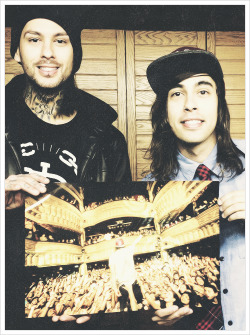 pierce-the-tony:  p-t-vic:  mike fuentes with his sister  This is still the best caption ever 