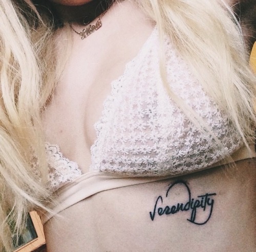 glttrpixie:  halsey + instagram (12/?)↳ tattoos
