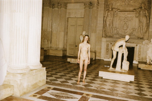 fohk:  Paradis V, 2009, by Juergen Teller 