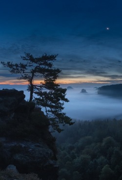 6reat-photos: The Magic before Dawn  by   	Philipp Zieger 	  	 						 			     