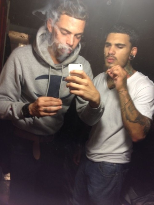 godtothesebasichoes:  I miss you bro ! I can’t believe you died on my birthday “/ every birthday from now on  that goes by will be another year your gone …
