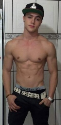 jackedmusclehead:  This gay dude at my high school gets way more ass than even the captain of the football team. The fags are like all over his muscles and he says he’s plowin ass every night! Must be nice