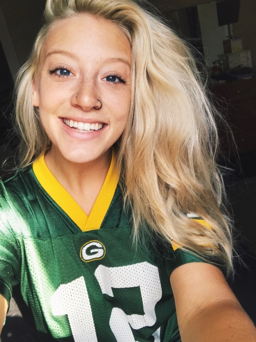 wizbang:packers won that’s cool here’s my face