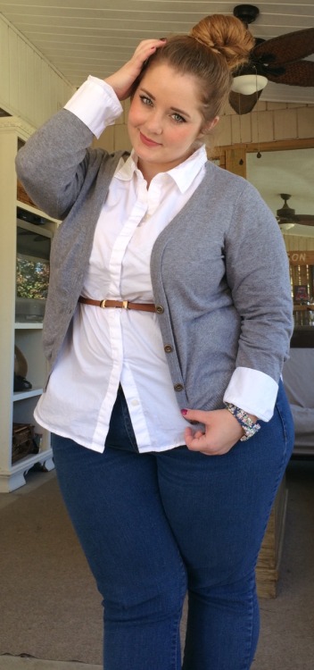 shortstackstyle:  slightly disheveled, but cute. aka me in a nutshell.  {cardigan— forever 21+, button down— victoria’s secret, belt— borrowed from a dress, jeans— forever 21+, watch— jewelmint} 