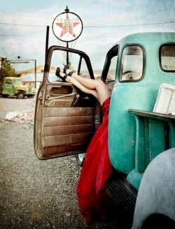 crazy-joe-white:  Do you have your red dress on?   Classic hot rod &amp; pin up girl! Magic!