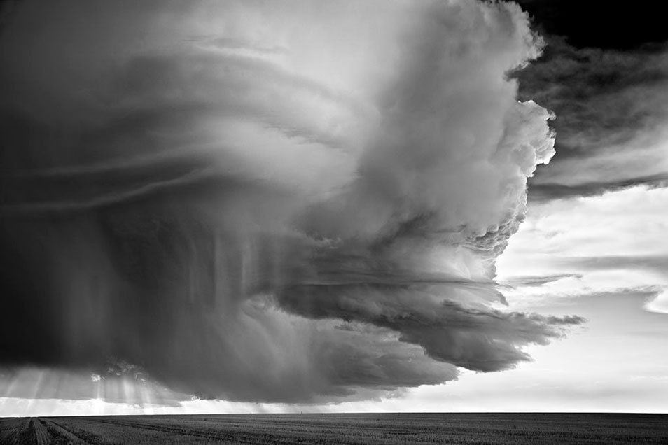 leslieseuffert:   Mitch Dobrowner has chased storms since 2009, photographing monsoons,
