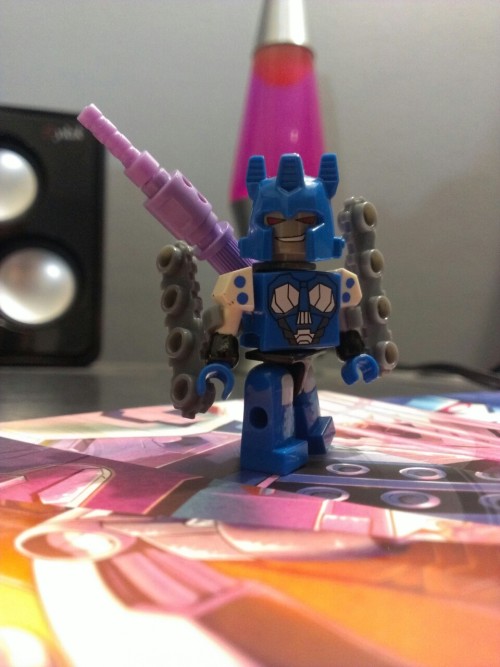 i forgot to take &lsquo;proper&rsquo; pictures of my calendar set from koch43. kreo overlord was there to supervise