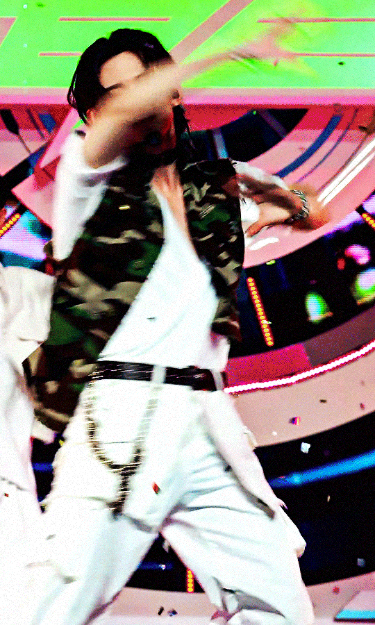KANG YEOSANG "BOUNCY (K-HOT CHILI PEPPERS)"