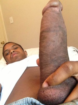 b-real74:  sexxxxsexxxx:  Send your submissions to freakie_jayson@yahoo.com www.sexxxxsexxxx.tumblr.com  Don’t you just love thick dick